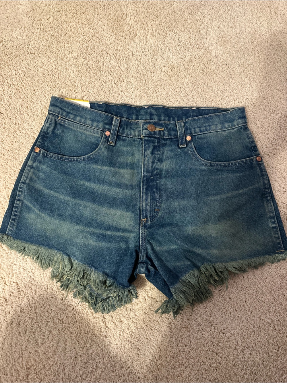 NWT Wrangler Reworked Dark Stone Shorts 29